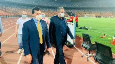 وزير الرياضة يشهد تمارين المنتخب استعدادا لمباراتي كينيا وجزر القمر 
