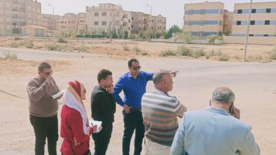 مسئولو "جهاز حدائق أكتوبر" يتابعون سير العمل بمنطقتي ابني بينك 5 و7 بالمدينة