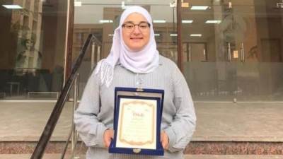 باحثة بالجامعة البريطانية تفوز بالمركز الأول في مسابقة "ألسنيون يبتكرون"  بمشروع للترجمة التتبعية