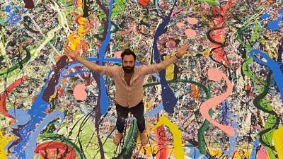 لوحة "رحلة الإنسانية" تباع في دبي بـ 227 مليون درهم