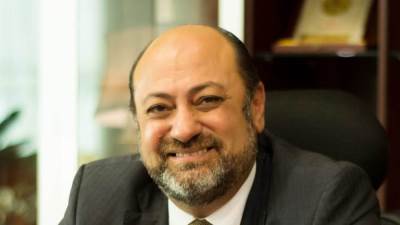 هاني أمان'  يكشف عن آخر مستجدات الحصول علي رخصة السجائر الإلكترونية 