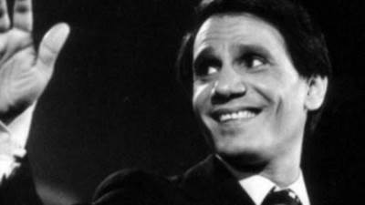 "هولوجرام" يفجر نزاعاً حول ميراث "العندليب"