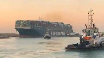 عاجل:النفط يهبط بنسبة 2% بعد تعويم السفينة البنمية بقناة السويس