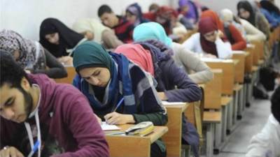 علي الشريف:طلاب الثانوية العامة حتي الان لم يمتلكوا نماذج استرشادية مثل الدفعات السابقة 