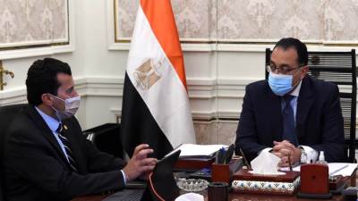 رئيس الوزراء يتابع مع وزير الشباب والرياضة ملفات عمل الوزارة