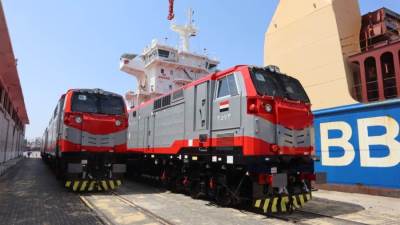 وزارة النقل:وصول آخر  10 جرارات أمريكية ضمن صفقة تصنيع وتوريد جرارات سكة حديدية جديدة لميناء الإسكندرية