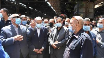 وزير النقل يقوم بجولة تفقدية للمرة الثالثة خلال اسبوع لمتابعة انتظام العمل بمرفق السكة الحديد 