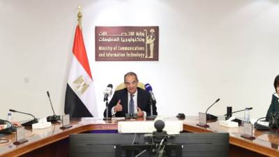  وزير الاتصالات  يلتقى مجموعة من رواد العمل الحر خريجى مبادرة "مستقبلنا رقمى"