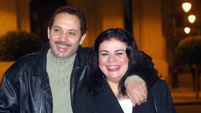 شاهد لماذا يعتذر كمال ابو رية  لطليقته ماجدة ذكي علي الهواء.