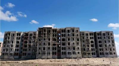 وزير الإسكان: الانتهاء من الهيكل الخرساني وبدء التشطيبات بعمارات الإسكان الساحلي المميز بمدينة رشيد الجديدة