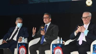 وزير السياحة: استقبال الرئيس للملوك الذين حكموا مصر سيظل مشهداً بارزاً عالقاً بالذاكرة