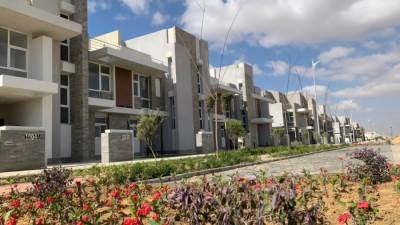 وزير الإسكان: جارٍ الانتهاء من تنفيذ 2560 وحدة بعمارات الاستخدام المختلط بالحي السكني الثالث بالعاصمة الإدارية الجديدة