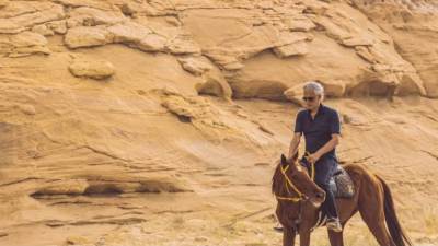 المملكة العربية السعودية :أندريا بوتشيلي يستكشف العلا 