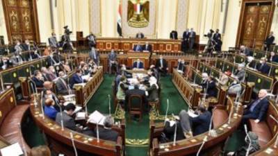 تطعيم أعضاء مجلس النواب والشيوخ بلقاح ضد  فيروس كورونا المستجد