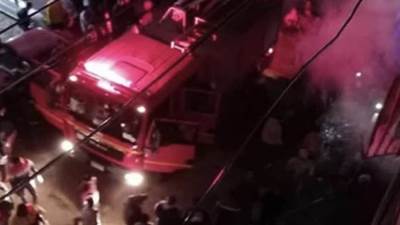 عاجل :صواريخ الاطفال تتسبب بحريق هائل في محل مفروشات بالاسكندرية