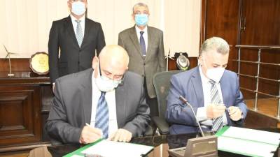 وزيرا الإسكان والكهرباء يشهدان توقيع بروتوكول تعاون بين جهازى تنظيم مرفق الكهرباء ومياه الشرب والصرف الصحي وحماية المستهلك