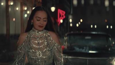 عودة الاسطورة من جديد شيريهان تخطف الانظار"احنا القلب الي طاير متشعبط  بالحياة "