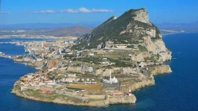 منطقة جبل طارق تعلن عن انتهاء فيروس كورونا بتطعيم كل سكانها