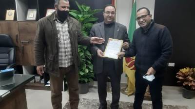 رئيس جهاز مدينة الشروق يلتقي ممثلي سكان منطقة النوادي ويلبي مطلبهم