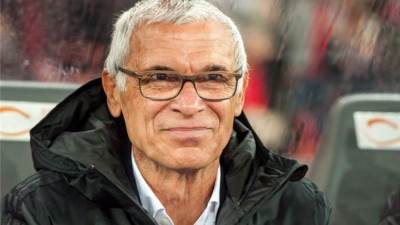 هيكتور كوبر يتلقي عرض من بيراميدز بتدريب الفريق 