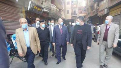 محافظ القاهرة يوجه بتكثيف الحملات لتنفيذ مواعيد فتح وغلق المحال التجارية