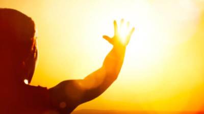 هيئة الأرصاد تحذر ان يوم الاثنين هو ذروة الموجة الحارة