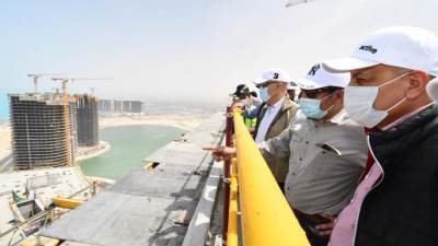 بالصور.. وزير الإسكان يتفقد أعمال التشطيبات بـ15 برجا بالمنطقة الشاطئية بمدينة العلمين الجديدة