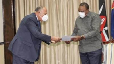 وزير الخارجية يستعرض مع رئيس كينيا مجريات اجتماعات كينشاسا حول سد النهضة