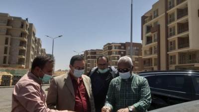 مسئولو "الإسكان" يتفقدون سير العمل بمشروعات مدينة الشروق