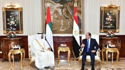 السيسي يستقبل سمو الشيخ  ولى عهد أبو ظبي نائب القائد الأعلى للقوات المسلحة بدولة الإمارات العربية المتحدة.