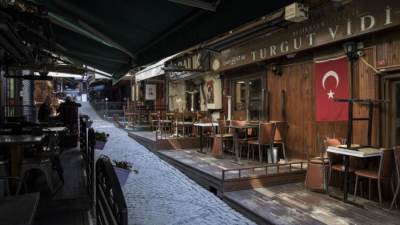 إغلاق كلي في تركيا حتى 17 مايو للسيطرة علي كورونا
