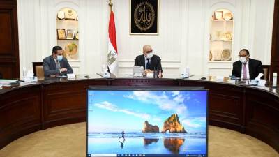 وزير الإسكان يستعرض مشروع إعادة تخطيط وتطوير المدخل الجنوبى لمدينة الجيزة