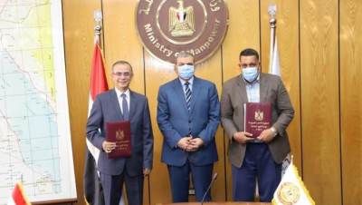 سعفان يشهد توقيع مذكرة تفاهم في مجال الرعاية والحماية الاجتماعية للعمالة المصرية