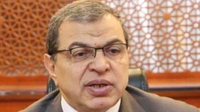 القوي العاملة :صرف 100 ألف جنيه إعانات طوارئ لـ  62 عاملا بالشركة الوطنية للمراسي وخدمات السفن