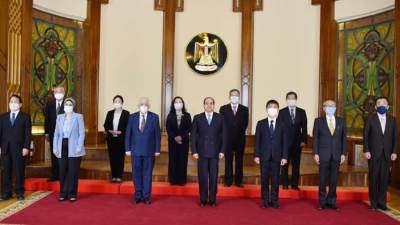 السيسي يجتمع بالخبراء اليابانيين المشرفين علي منظومة المدارس المصرية اليابانية