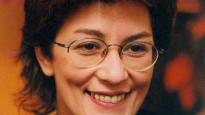 "أغطي شعري ليه"… سماح أنور تتصدر الـ "ترند" بعد حديثها عن الحجاب