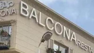 تشميع كافية سياحي لاعلامية مشهورة وزوجها عضو مجلس نواب 