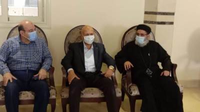 رئيس جهاز"العاشر من رمضان" يزور الكنائس بالمدينة للتهنئة بعيد القيامة المجيد