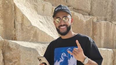  أهرامات الجيزة تستقبل المدون والمؤثر الروسي "جوسن جاسانوف" صاحب 16.5 مليون مشترك علي وسائل التواصل الاجتماعي 