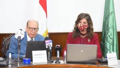 وزيرة الهجرة تشارك في ندوة مجمع اللغة العربية حول المبادرة الرئاسية "اتكلم عربي"