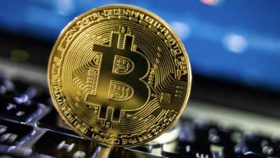 بيتكوين تقفز إلى 55.400 ألف دولار بعد تصريحات يلين بشأن الفائدة