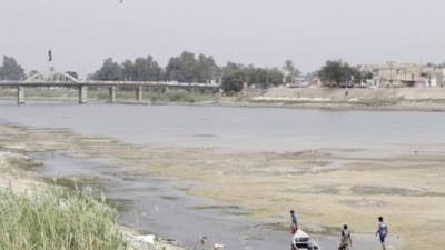 احدي علامات الساعة الصغري تظهر فقد جف نهر الفرات 