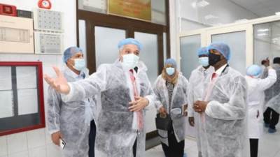 وزير الثروة الحيوانية السوداني يتفقد معهدي بحوث الصحة والأمصال البيطرية