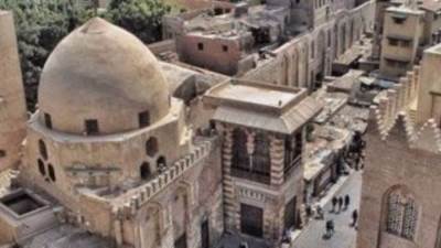 رئيس الوزراء يتابع مبادرة "حياة كريمة" وتطوير القاهرة التاريخية