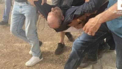 عاجل : إسعاف المصابين بقمع الاحتلال في المسجد الأقصى