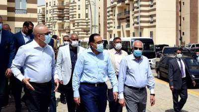 رئيس الوزراء يتفقد وحدات الإسكان بحدائق أكتوبر