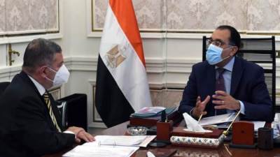 رئيس الوزراء يستعرض مع وزير قطاع الأعمال العام ملفات عمل الوزارة