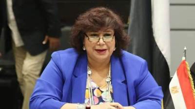 وزيرة الثقافة : عروض إبداعية حية وإلكترونية فى عيد الفطر 