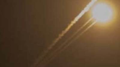 إعلام عبري: موجة الصواريخ على تل أبيب لم نشهد مثلها في التاريخ 