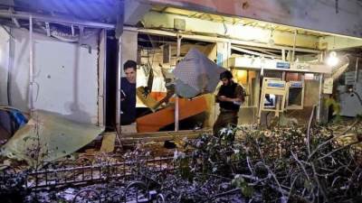 صواريخ العيد تهبط علي تل ابيب 